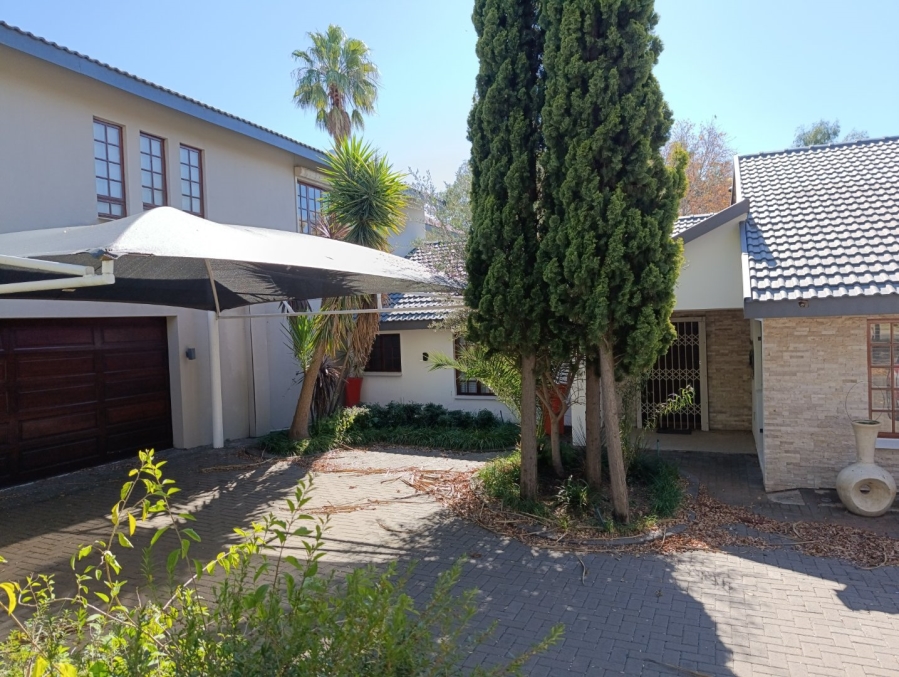 5 Bedroom Property for Sale in Heuwelsig Free State